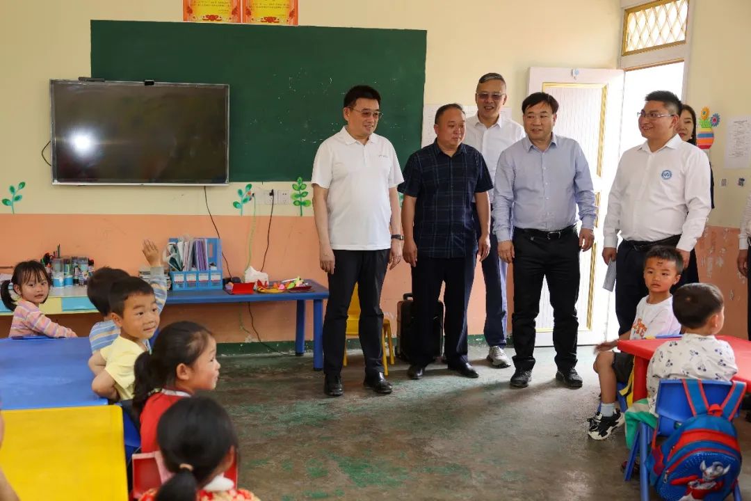 【爱心公益】用情 用心 用力——民革陕西省委会赴贵州省纳雍县猪场乡开展帮扶调研